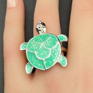 925 Sterling Silver with Glittery Green Enamel Sea Turtle Statement Ring Size 8
